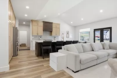 1138 E 200 N, Hyde Park, UT 84318 - Photo 6