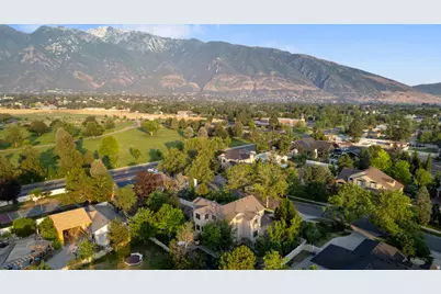 1675 E Prescott Dr, Sandy, UT 84092 - Photo 60