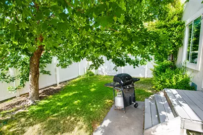 620 N Fairfield Rd E #10, Layton, UT 84041 - Photo 14