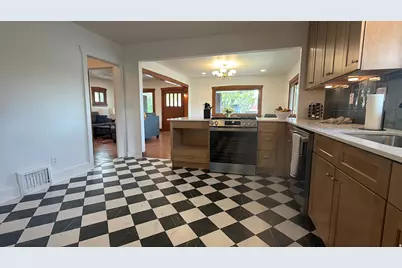4883 S Center St, Murray, UT 84107 - Photo 8