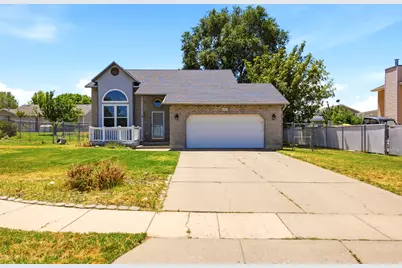 621 W 1000 N, Clinton, UT 84015 - Photo 4