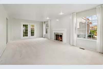 574 S Tamarack Dr E, Tooele, UT 84074 - Photo 10