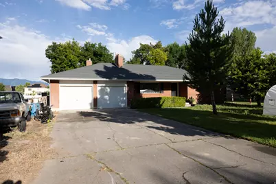 827 S 600 E, River Heights, UT 84321 - Photo 2