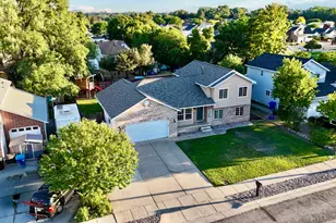 949 W 4100 S, Riverdale, UT 84405 - Photo 2