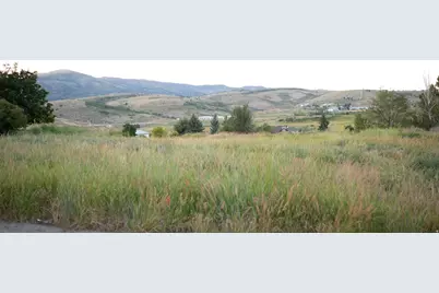 395 W Buttercup Ln #1, Garden City, UT 84028 - Photo 2