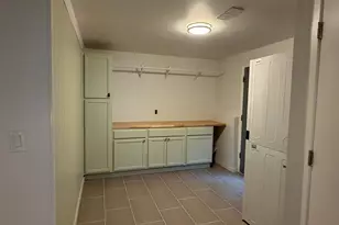 375 E 10560 S, Sandy, UT 84070 - Photo 10