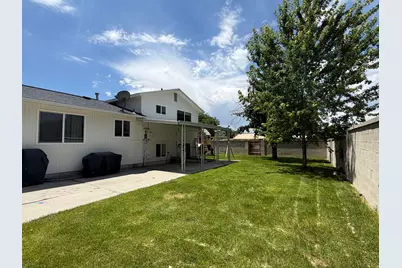 375 E 10560 S, Sandy, UT 84070 - Photo 2
