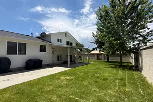 375 E 10560 S, Sandy, UT 84070 - Photo 2