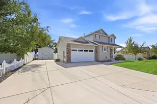 1128 N Mustang Ln W, Saratoga Springs, UT 84045 - Photo 2