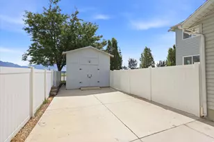 1128 N Mustang Ln W, Saratoga Springs, UT 84045 - Photo 32