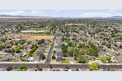 546 W 2525 S, Syracuse, UT 84075 - Photo 6
