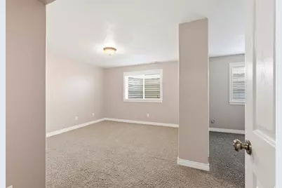 546 W 2525 S, Syracuse, UT 84075 - Photo 40