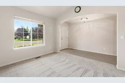 546 W 2525 S, Syracuse, UT 84075 - Photo 8