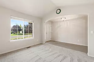 546 W 2525 S, Syracuse, UT 84075 - Photo 8