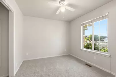 546 W 2525 S, Syracuse, UT 84075 - Photo 32