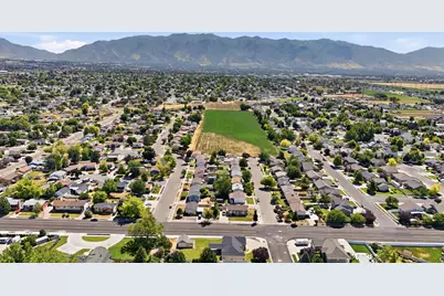 546 W 2525 S, Syracuse, UT 84075 - Photo 4