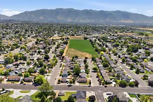 546 W 2525 S, Syracuse, UT 84075 - Photo 4