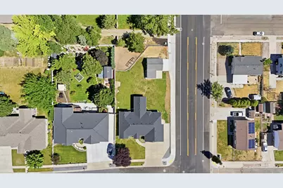 546 W 2525 S, Syracuse, UT 84075 - Photo 2