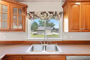 546 W 2525 S, Syracuse, UT 84075 - Photo 16