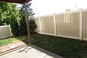 3268 S Plum Tree Ln, Bountiful, UT 84010 - Photo 6