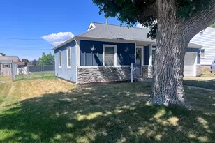 194 W 1900 N, Sunset, UT 84015 - Photo 2