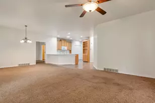 1092 W Tithing Ridge Dr, Riverton, UT 84065 - Photo 6