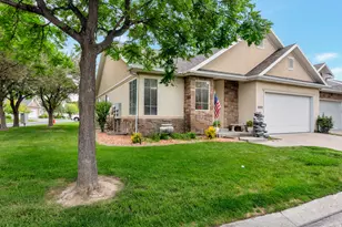 1092 W Tithing Ridge Dr, Riverton, UT 84065 - Photo 2