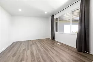 1676 E 11245 S, Sandy, UT 84092 - Photo 10