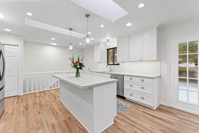 1649 E Success Ln, Sandy, UT 84092 - Photo 8