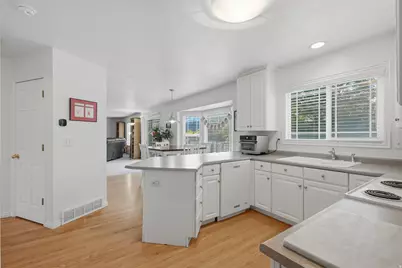 2208 E Fisher Ln, Millcreek, UT 84109 - Photo 12