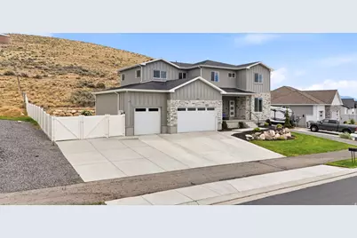2323 E Patriot Dr, Eagle Mountain, UT 84005 - Photo 2