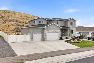 2323 E Patriot Dr, Eagle Mountain, UT 84005 - Photo 2