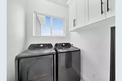 2323 E Patriot Dr, Eagle Mountain, UT 84005 - Photo 22