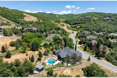 407 E Hidden Lake Dr, Bountiful, UT 84010 - Photo 20