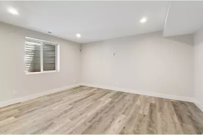 1542 N 2575 E, Layton, UT 84040 - Photo 48