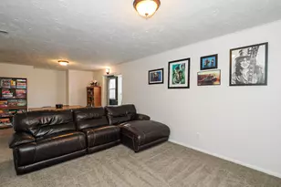 2684 W Toni Lee St S, West Jordan, UT 84088 - Photo 32