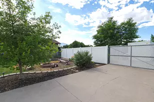 2684 W Toni Lee St S, West Jordan, UT 84088 - Photo 4