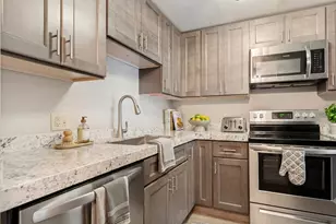 425 S 1000 E, Salt Lake City, UT 84102 - Photo 6