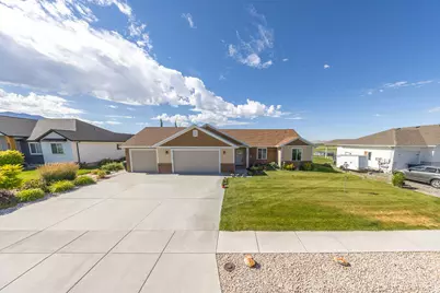 1204 E 250 S, Tremonton, UT 84337 - Photo 2
