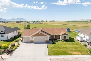 1204 E 250 S, Tremonton, UT 84337 - Photo 2