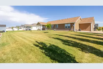 1204 E 250 S, Tremonton, UT 84337 - Photo 32