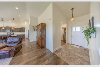 1204 E 250 S, Tremonton, UT 84337 - Photo 14