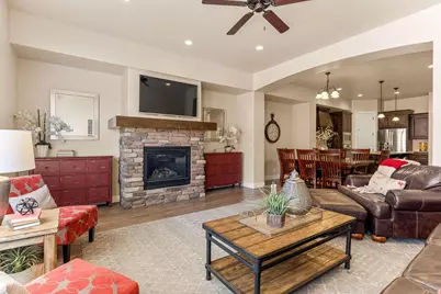 2073 N Coral Ridge Dr, Washington, UT 84780 - Photo 12