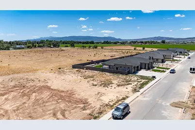 3793 W 925 St N #13, Cedar City, UT 84721 - Photo 6