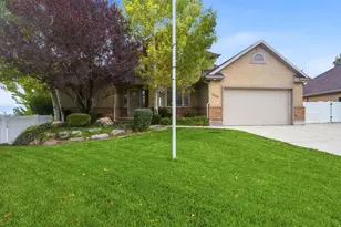 5668 W Tuscan Rose Cir S, Herriman, UT 84096 - Photo 2
