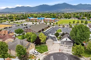 5668 W Tuscan Rose Cir S, Herriman, UT 84096 - Photo 10