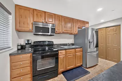 5668 W Tuscan Rose Cir S, Herriman, UT 84096 - Photo 30