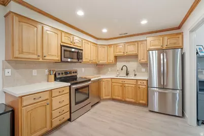 939 S Donner Way #101, Salt Lake City, UT 84108 - Photo 4