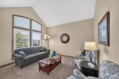 1043 E Mach Schnell Dr, Sandy, UT 84094 - Photo 8