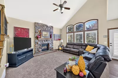 1043 E Mach Schnell Dr, Sandy, UT 84094 - Photo 12
